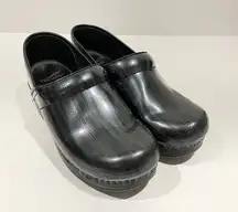 Dansko Clogs size 38 7.5/8