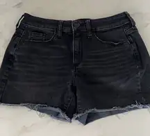 Universal thread shorts EUC 