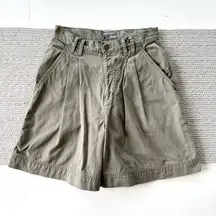 Vintage 90’s LizWear Petite Olive Green Pleated High Waist Cotton Shorts Sz 6P