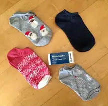 Set/4 Old Navy Holiday Ankle Socks, Red, Gray, Black (Santa, Merry, Trees)