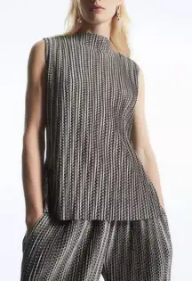 COS Plisse geometric print sleeveless top women’s size small