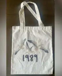 Taylor Swift 1989 Tote.
Taylor’s Version Swiftie Gift