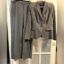 Relativity women’s gray work Suit Blazer and Pants Set 12 14 NWT