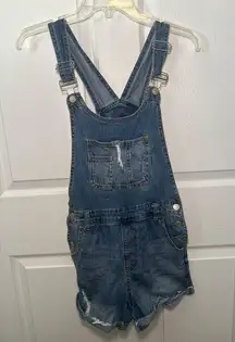 Almost Famous Distressed Overalls Shorts Shortalls Adjustable Size 5 Medium Wash
