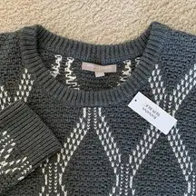 Women’s Size XL Gray & White Geometric Knit Crew Neck Sweater‎
