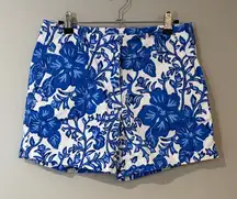 Vineyard Vines blue and white floral shorts with belt loop