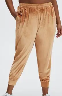 Fabletics Luxe Velour Jogger Light Honey