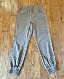 Chicos zenergy satin side jogger pant size 4