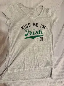 Soft Grey Kiss Me I’m Irish Tee