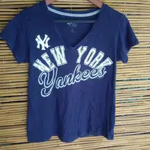 NY YANKEES Blue White V-Neck T-Shirt S
