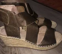 Eileen Fisher 'Willow' Espadrille Wedge Sandal. Metallic bronze.