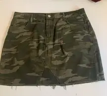 JEAN DENIM SKIRT….CAMO COLOR SIZE MEDIUM