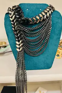 White House Black Market Black and Silver Layered Necklace.🦋🔥