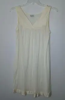 Vintage Vanity Fair ivory nightgown size medium