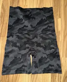 Belly Bandit Mother Tucker Women's‎ Large Postpartum Compression Camo Shorts