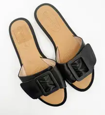 Corso Como Bahlia Sandal Size 8.5 Black Soft Leather Buckle Flat Slide Classic