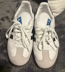 Adidas Samba size 4