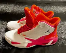 Womens sz8 JORDAN MAX AURA 4 WHITE/PINKSICLE-SAFETY ORANGE shoes