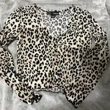 Polly & Esther leopard print crop shirt