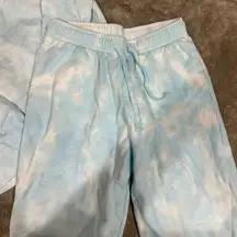 Matching Sweatshirt and Sweatpants Set Blue and White Tie dye