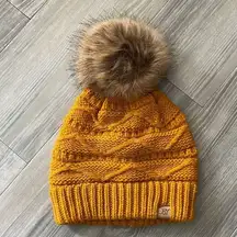 NWOT David & Young knit orange winter Pom Pom hat