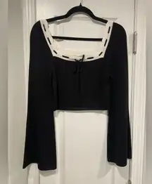 NWOT Dee Elly Size M Black Cream Bell Sleeve Knit Crop Top Bow Scalloped Trim