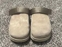 UGG Women’s Goldenstar Clogs