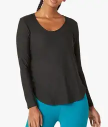 Featherweight Scooped Long Sleeve Pullover in Darkest Night Medium