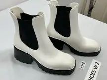 Womans Circus Pullon Ankle Boots 9 White Black Square Toe Chunky Heel Elastic