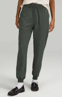 Lululemon Stretch High Rise Joggers Full Length 28” Pockets Size 4 green