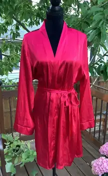 Nice satin robe 🔥🔥