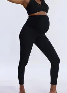 NWT! Motherhood maternity black over the belly leggings, Large