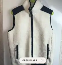 white teddy fleece full zip front vest, size XL