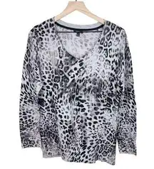 Apt. 9 Black and White Snow Leopard Cheetah Animal Print V-neck Sweater Size XL
