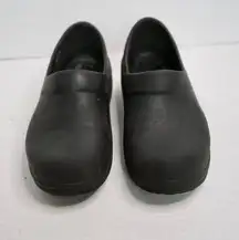 Crocs Women SIZE 8 Black Nursing Shoes Clogs Non-Slip Workwear Dual Comfort