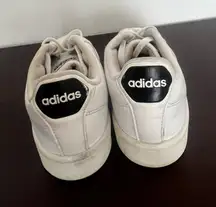 Adidas women’s White Sneakers
Adidas Cloud Foam Size 7