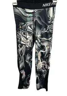 NIKE PRO DRI FIT WHITE BLACK MULTICOLORED CAPRI LEGGINGS