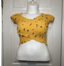Hollister Yellow Floral Crop Top Women’s Size M – Pre-Owned Excellent