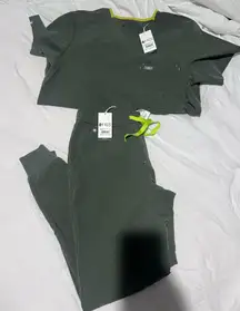 Men’s FIGS Scrubs Set