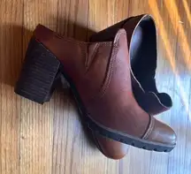 Timberland Swazey Brown Leather Heeled Mules/Clogs – Size 6