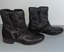 Calvin Klein Edgy Streetwear Rauline Black Quilted Ankle Moto Walden Boots Sz 9