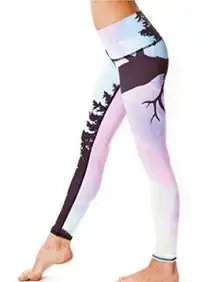 - Northern Lights Hot Pant Yoga Leggings