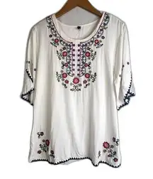 Embroidered‎ White Blouse 1/2 Sleeve Size Medium