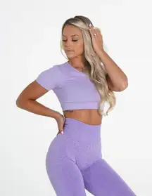 ✨NVGTN Lilac Open Back Sz Small Tee✨