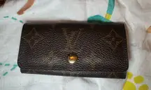 Louis Vuitton 4 ring key holder