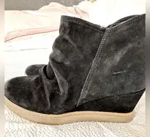 Sofft Siri Black Suede Wedge Booties Boots Aqua Sofft Ruched Waterproof Wms 11M