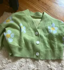 Super cute vintage flower cardigan