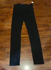 Areopostale ankle length leggings are a size Small.