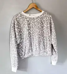 Cropped Long Sleeve Leopard Cheetah Animal Print Crewneck Sweatshirt Large