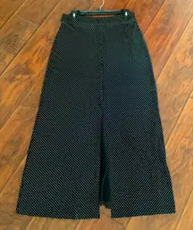 Exclusively atractive polka  dot maxi skirt🤍🖤🤍🖤🤍